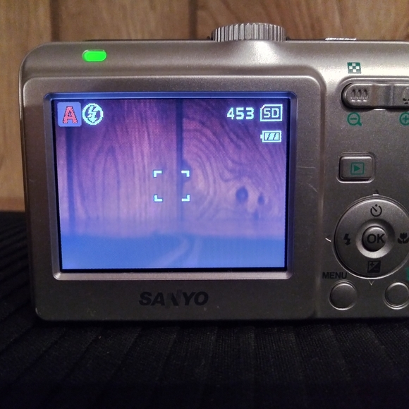 Sanyo VPC 5500 digital camera - Picture 14 of 15